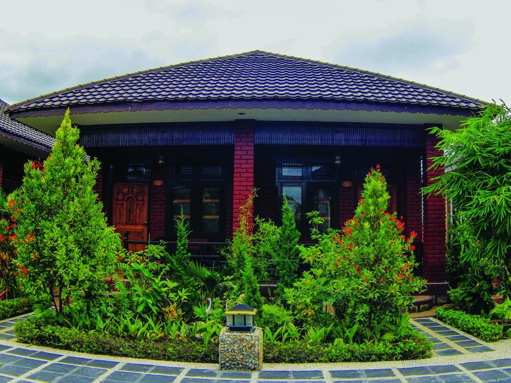 Hotel Brilliant Nyaung Shwe Exterior foto